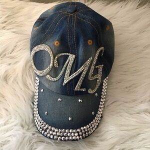 Women’s denim cap.